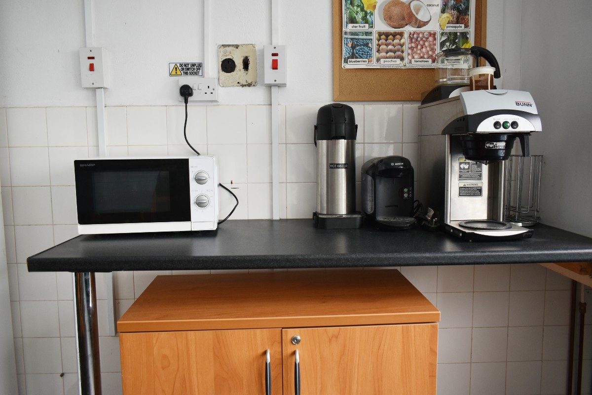 Appliances on kitchen counter.